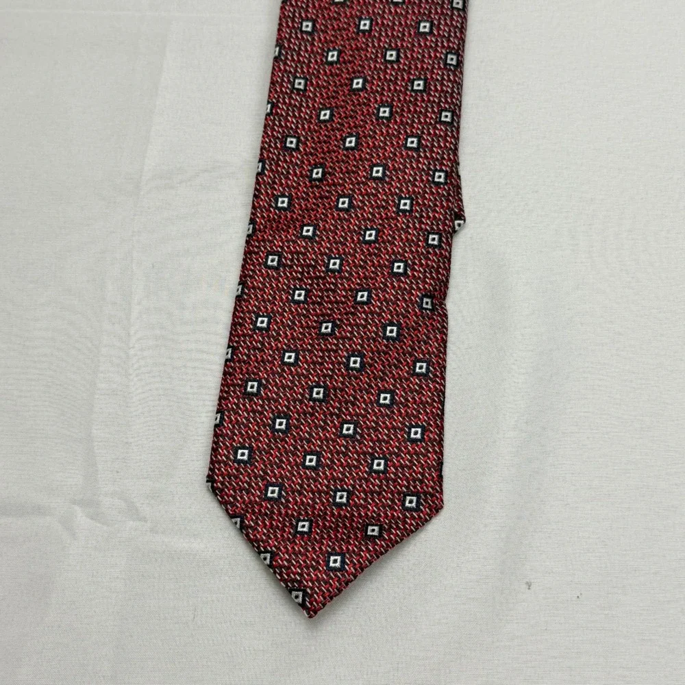 Ermenegildo Zegna Silk Tie 59 x3.25 Red Navy Blue Geometric Square Made in Italy
